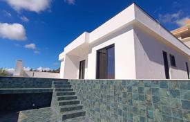 2 dormitorio casa de pueblo 198 m² en Dobra Voda, Montenegro. 380 000 €