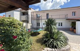 6 dormitorio casa de pueblo 200 m² en Vodnjan, Croacia. 750 000 €