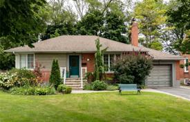 Casa de pueblo – Etobicoke, Toronto, Ontario,  Canadá. C$1 391 000