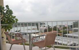 1-dormitorio apartamentos en condominio 74 m² en Miami Beach, Estados Unidos. $285 000