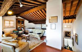 10 dormitorio chalet en Arezzo, Italia. 850 000 €