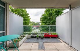 4 dormitorio piso en North York, Canadá. C$722 000