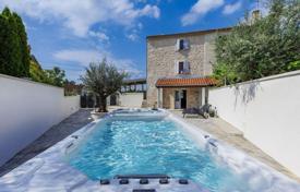 2 dormitorio casa de pueblo 105 m² en Poreč, Croacia. 345 000 €