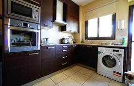 3 dormitorio adosado en Larnaca (city), Chipre. 280 000 €