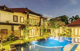 5 dormitorio villa 230 m² en Canggu, Indonesia. $1 422 000