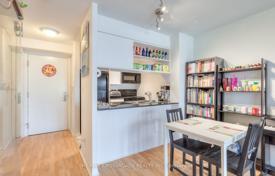 5 dormitorio piso en North York, Canadá. C$796 000