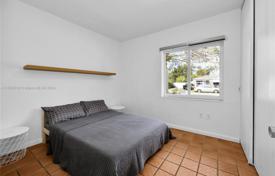 4 dormitorio casa de pueblo 193 m² en Miami, Estados Unidos. $985 000