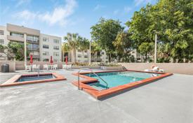 Condominio – West End, Miami, Florida,  Estados Unidos. $298 000