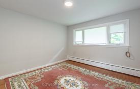 9 dormitorio casa de pueblo en Scarborough, Canadá. C$1 294 000