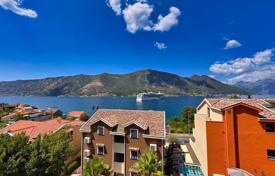2 dormitorio piso 82 m² en Dobrota, Montenegro. 310 000 €