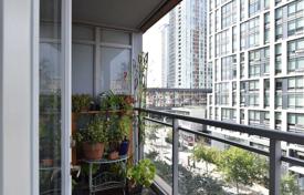 Piso – Dan Leckie Way, Old Toronto, Toronto,  Ontario,   Canadá. C$924 000