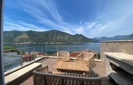 5 dormitorio piso 171 m² en Dobrota, Montenegro. 390 000 €