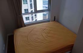 2-dormitorio apartamentos en condominio en Huai Khwang, Tailandia. $268 000