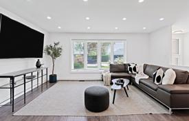 9 dormitorio casa de pueblo en Etobicoke, Canadá. C$2 044 000