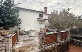 4 dormitorio piso 132 m² en Kastav, Croacia. 150 000 €