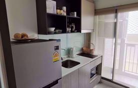 1-dormitorio apartamentos en condominio en Phaya Thai, Tailandia. $118 000