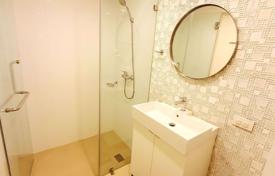3-dormitorio apartamentos en condominio en Pathum Wan, Tailandia. $3 060  por semana