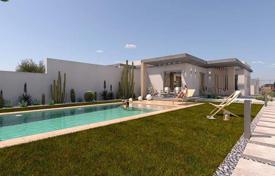 San Javier a poca distancia andando de la playa, tiendas y restaurantes. Villa con piscina privada 15 m² y jardín en parcela privada 321 m².. 450 000 €