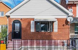 8 dormitorio casa de pueblo en York, Canadá. C$1 254 000