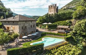 10 dormitorio villa 380 m² en Trento, Italia. Price on request