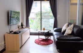 1-dormitorio apartamentos en condominio en Watthana, Tailandia. $212 000