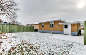 3 dormitorio casa de pueblo en Etobicoke, Canadá. C$1 286 000