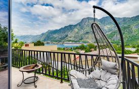 4 dormitorio chalet 120 m² en Kotor city, Montenegro. 600 000 €