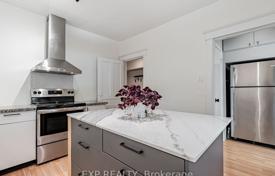 9 dormitorio casa de pueblo en York, Canadá. C$1 295 000