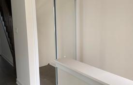 10 dormitorio adosado en North York, Canadá. C$1 659 000