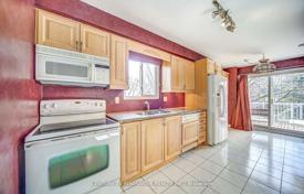 7 dormitorio casa de pueblo en Scarborough, Canadá. C$1 408 000