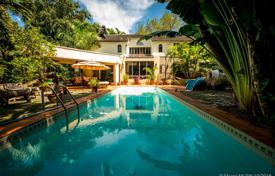 5 dormitorio villa 448 m² en Miami, Estados Unidos. $1 899 000