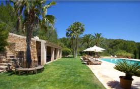 Villa – Sant Carles de Peralta, Islas Baleares, España. 38 500 €  por semana