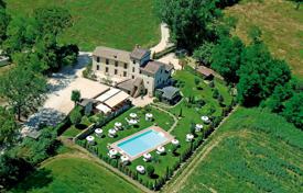 Villa – San Gimignano, Siena, Toscana,  Italia. 3 200 000 €