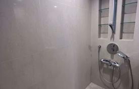 3-dormitorio apartamentos en condominio en Pathum Wan, Tailandia. $6 100  por semana