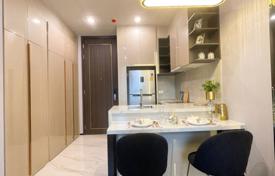 1-dormitorio apartamentos en condominio en Watthana, Tailandia. $360 000