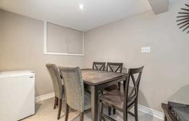 4 dormitorio adosado en North York, Canadá. C$1 372 000