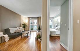 2 dormitorio piso en Eglinton Avenue East, Canadá. C$687 000