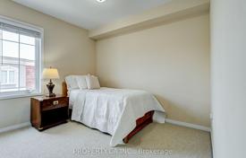 7 dormitorio piso en North York, Canadá. C$1 120 000