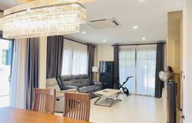 3 dormitorio villa 280 m² en Pattaya, Tailandia. $283 000