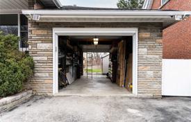 Casa de pueblo – Scarborough, Toronto, Ontario,  Canadá. C$2 269 000