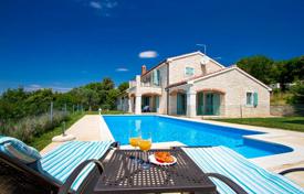 6 dormitorio casa de pueblo 210 m² en Rabac, Croacia. 700 000 €