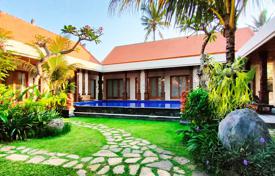 10 dormitorio villa 400 m² en Candidasa, Indonesia. $323 000