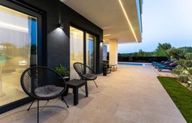 3 dormitorio casa de pueblo 180 m² en Medulin, Croacia. 772 000 €