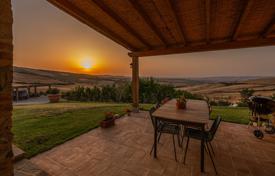 12 dormitorio finca rústica 369 m² en Siena, Italia. 1 790 000 €
