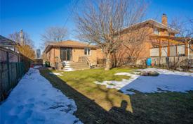 8 dormitorio casa de pueblo en Etobicoke, Canadá. C$1 967 000