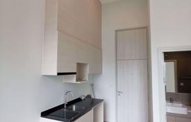 1-dormitorio apartamentos en condominio en Huai Khwang, Tailandia. $252 000