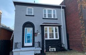 6 dormitorio casa de pueblo en York, Canadá. C$1 068 000