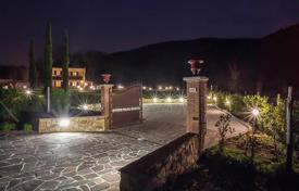 12 dormitorio villa en Lucca, Italia. 1 600 000 €