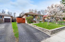 8 dormitorio casa de pueblo en Scarborough, Canadá. C$1 504 000