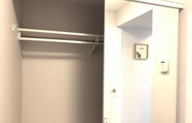 8 dormitorio piso en Scarborough, Canadá. C$863 000